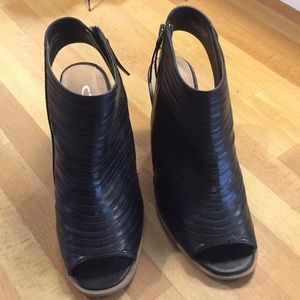 Chinese laundry sandals